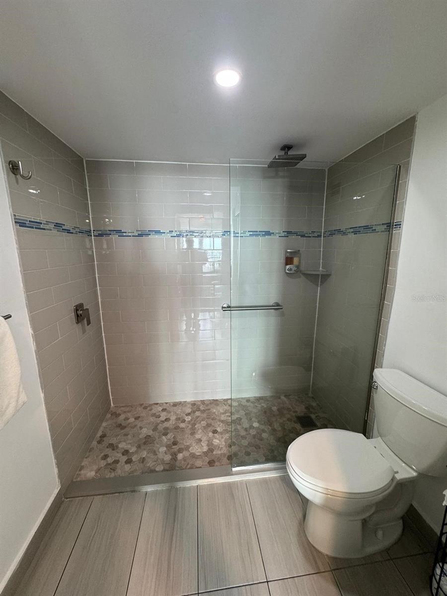 COND. ESJ TOWERS - Residential