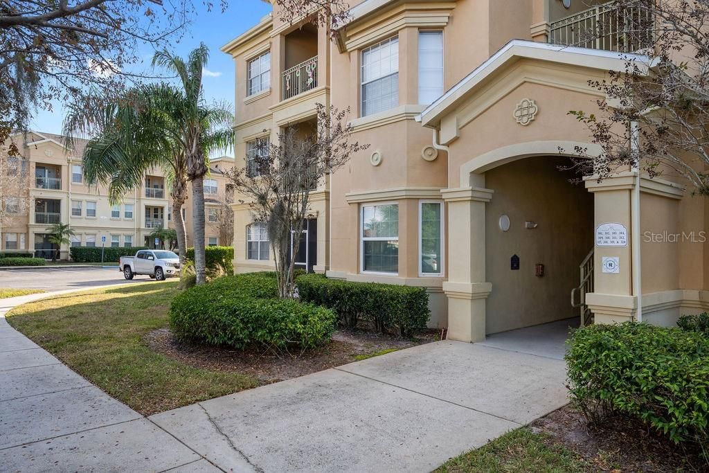 Photo of 302 Terrace Ridge Circle #302, Davenport, FL 33896 (MLS # O6372287)
