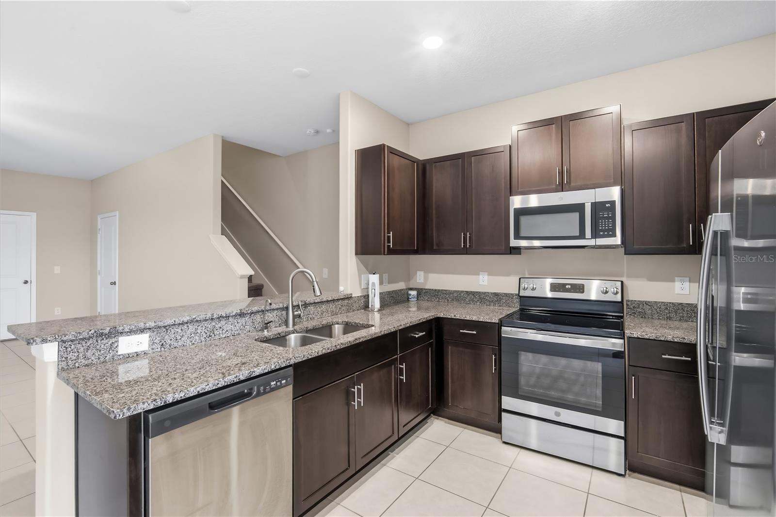 BELMONT TWNHMS PRCL F - Residential Lease