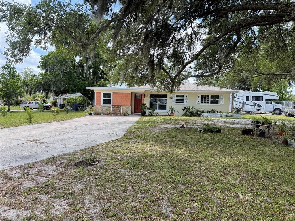 Photo of 1005 Waynesville Avenue, Lakeland, FL 33801 (MLS # L4961017)