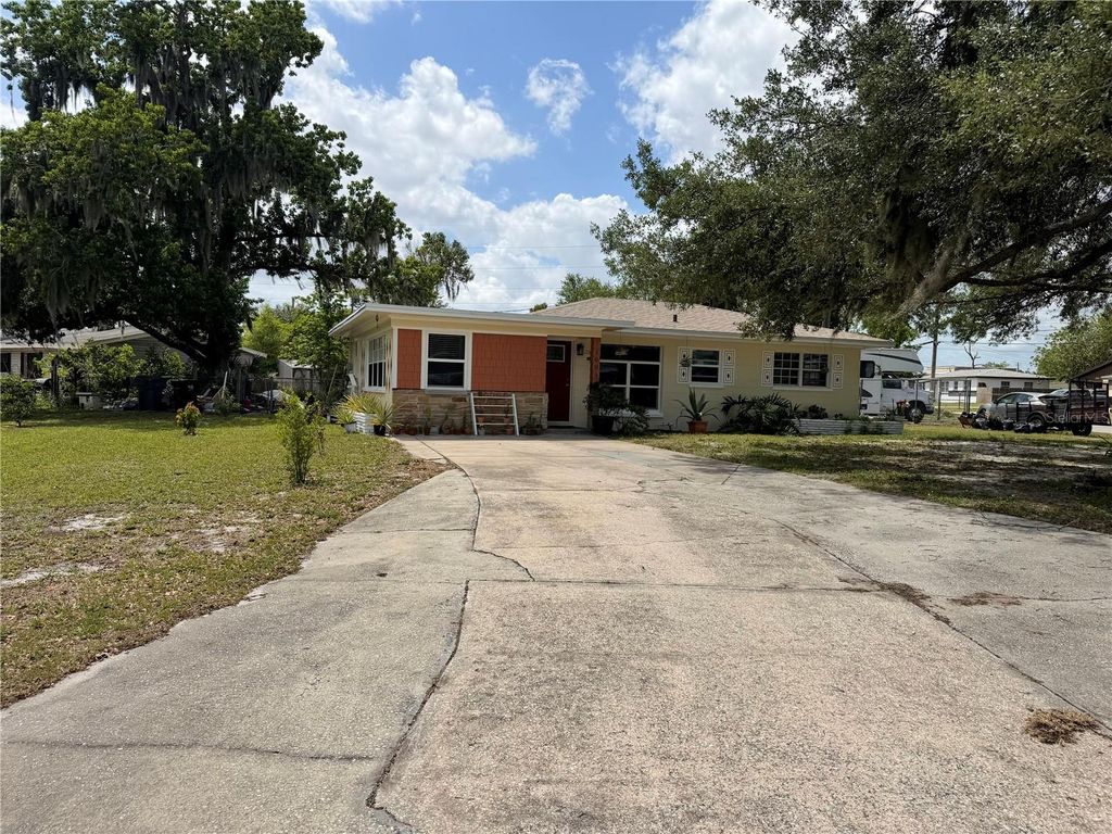 Photo of 1005 Waynesville Avenue, Lakeland, FL 33801 (MLS # L4961017)