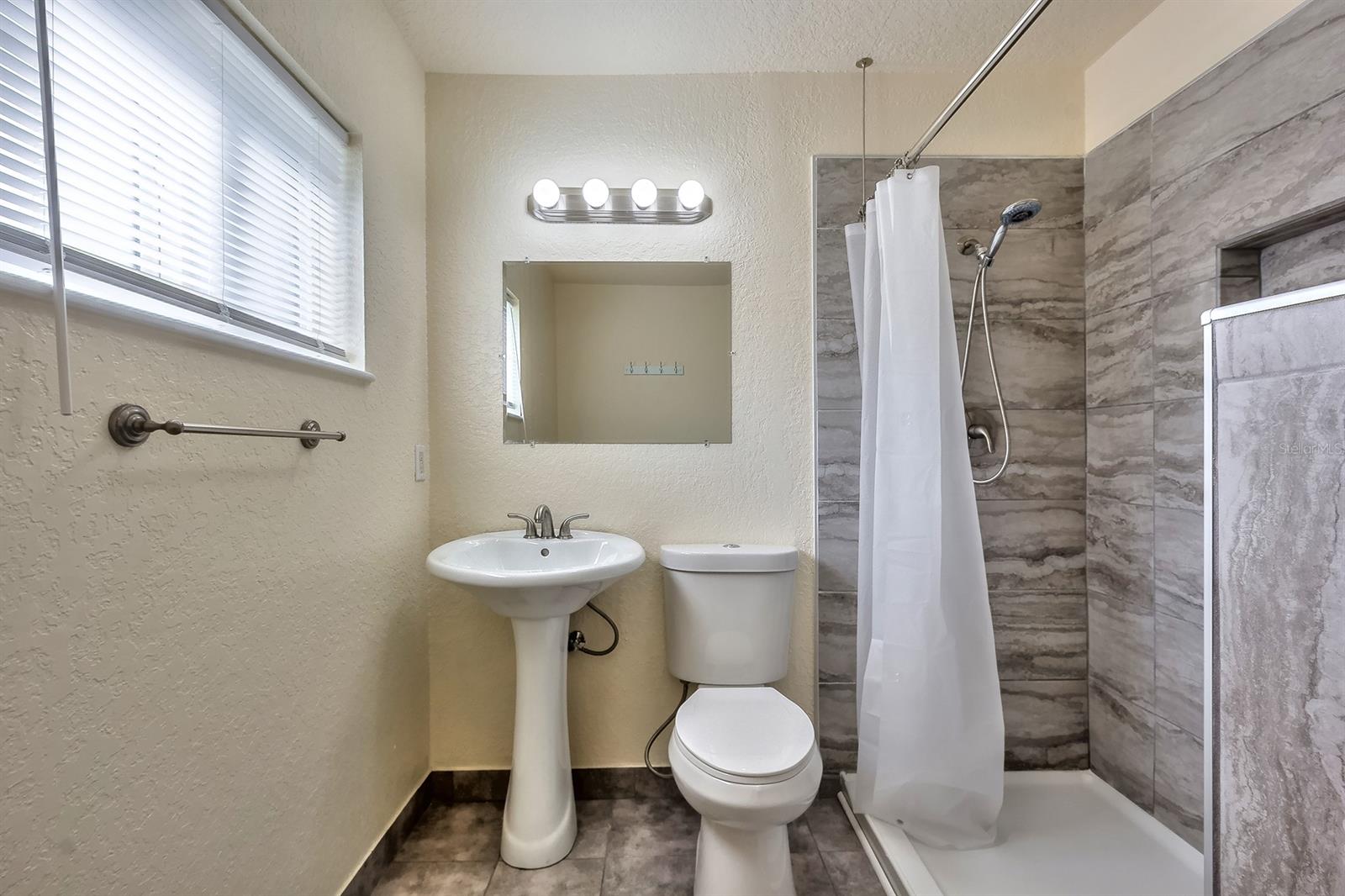 Florida Shores 01 - Residential