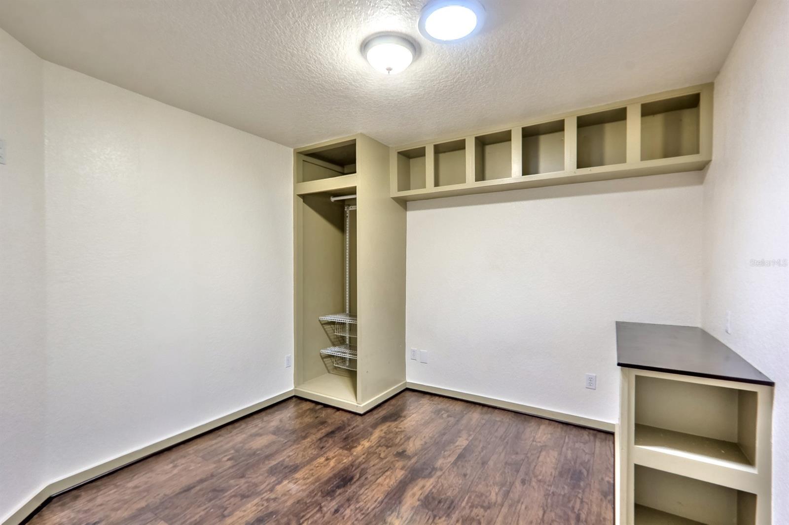 Florida Shores 01 - Residential