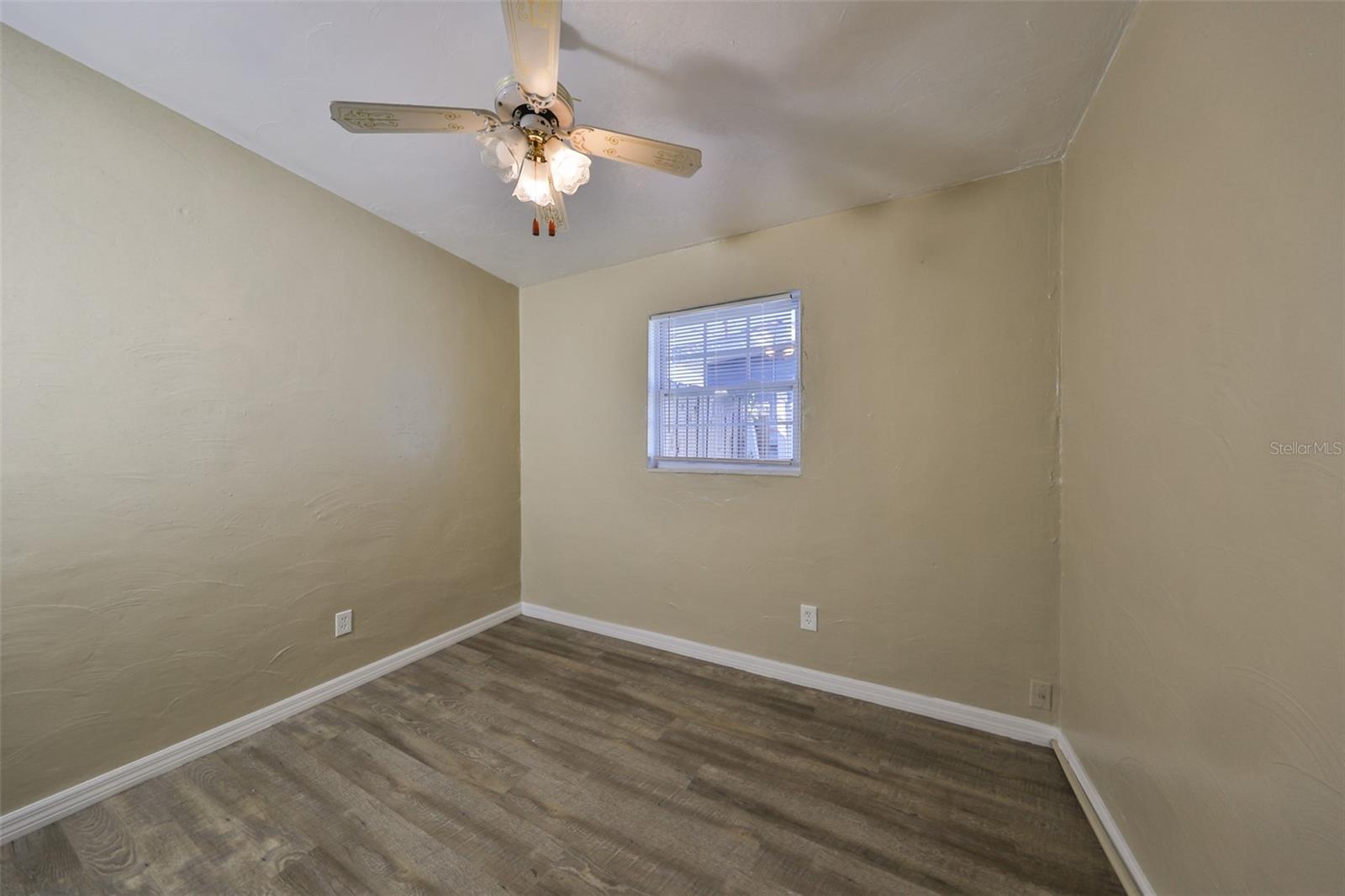 BOULEVARD PARK 2 - Residential Lease