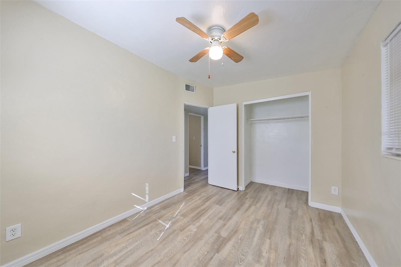 BOULEVARD PARK 2 - Residential Lease