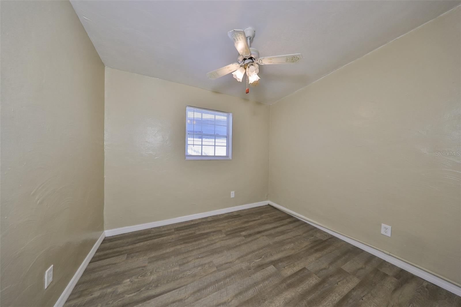 BOULEVARD PARK 2 - Residential Lease