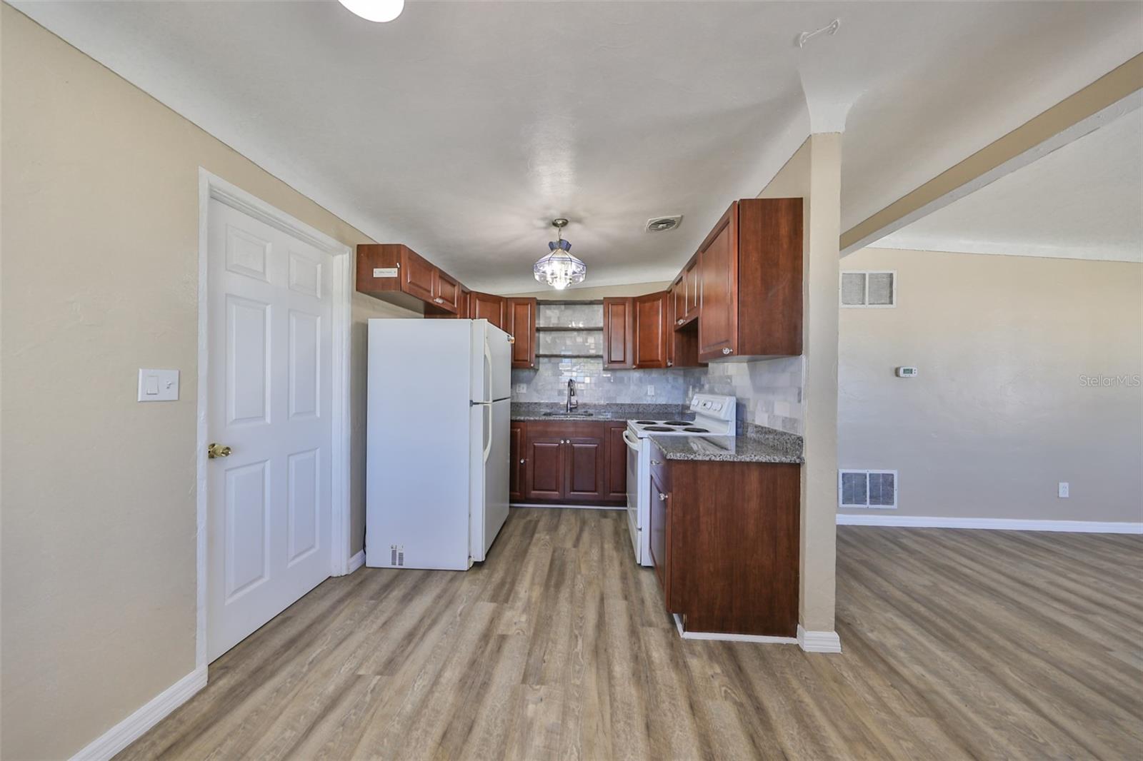 BOULEVARD PARK 2 - Residential Lease
