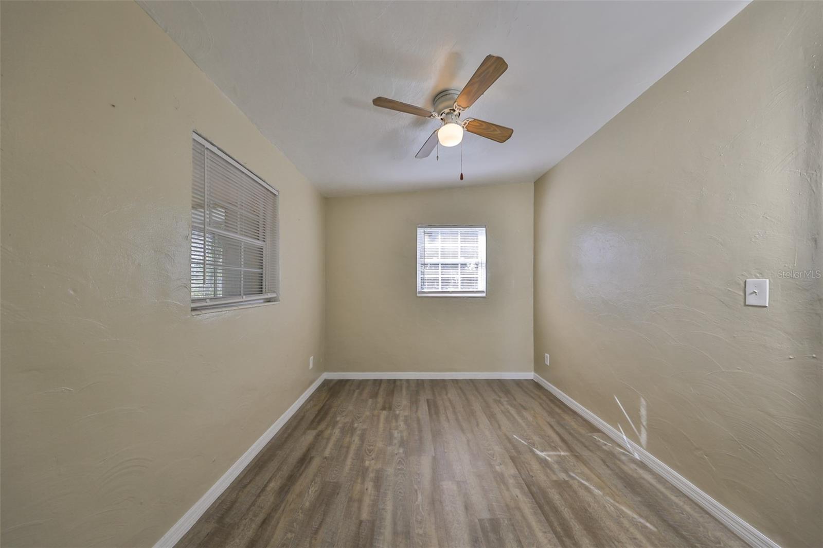 BOULEVARD PARK 2 - Residential Lease