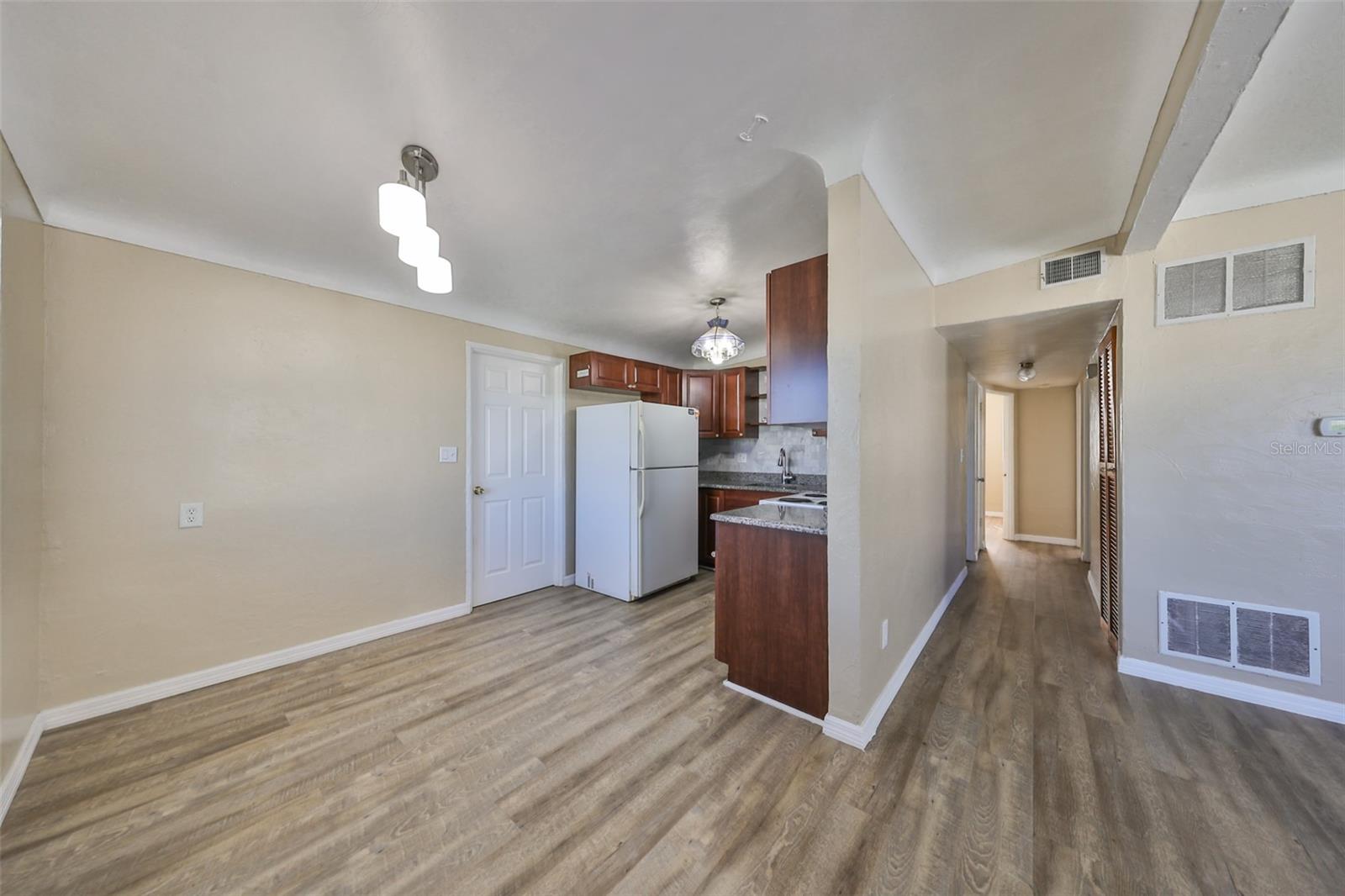 BOULEVARD PARK 2 - Residential Lease