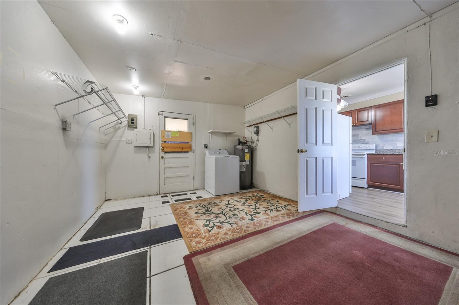 BOULEVARD PARK 2 - Residential Lease