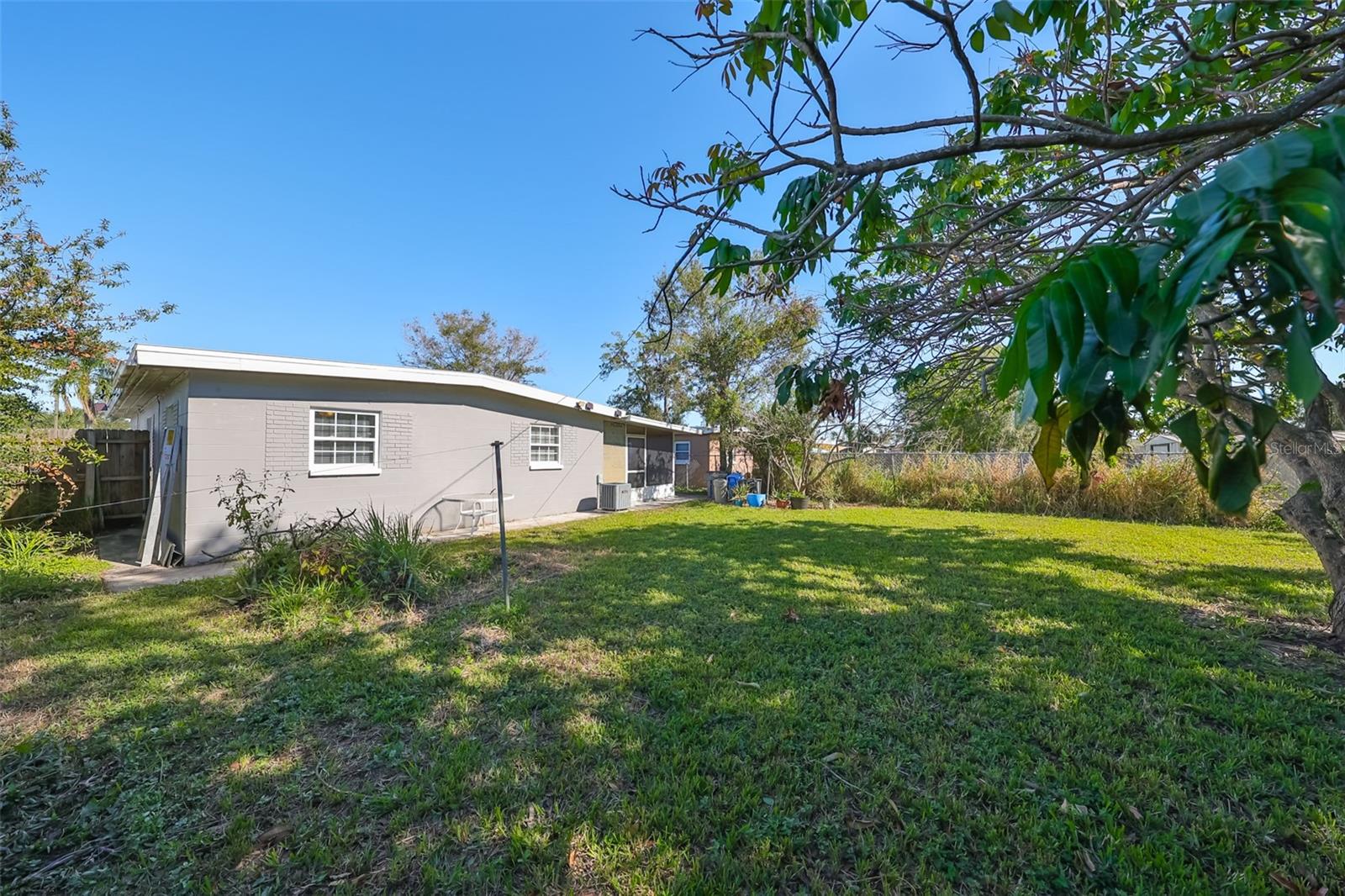 BOULEVARD PARK 2 - Residential Lease