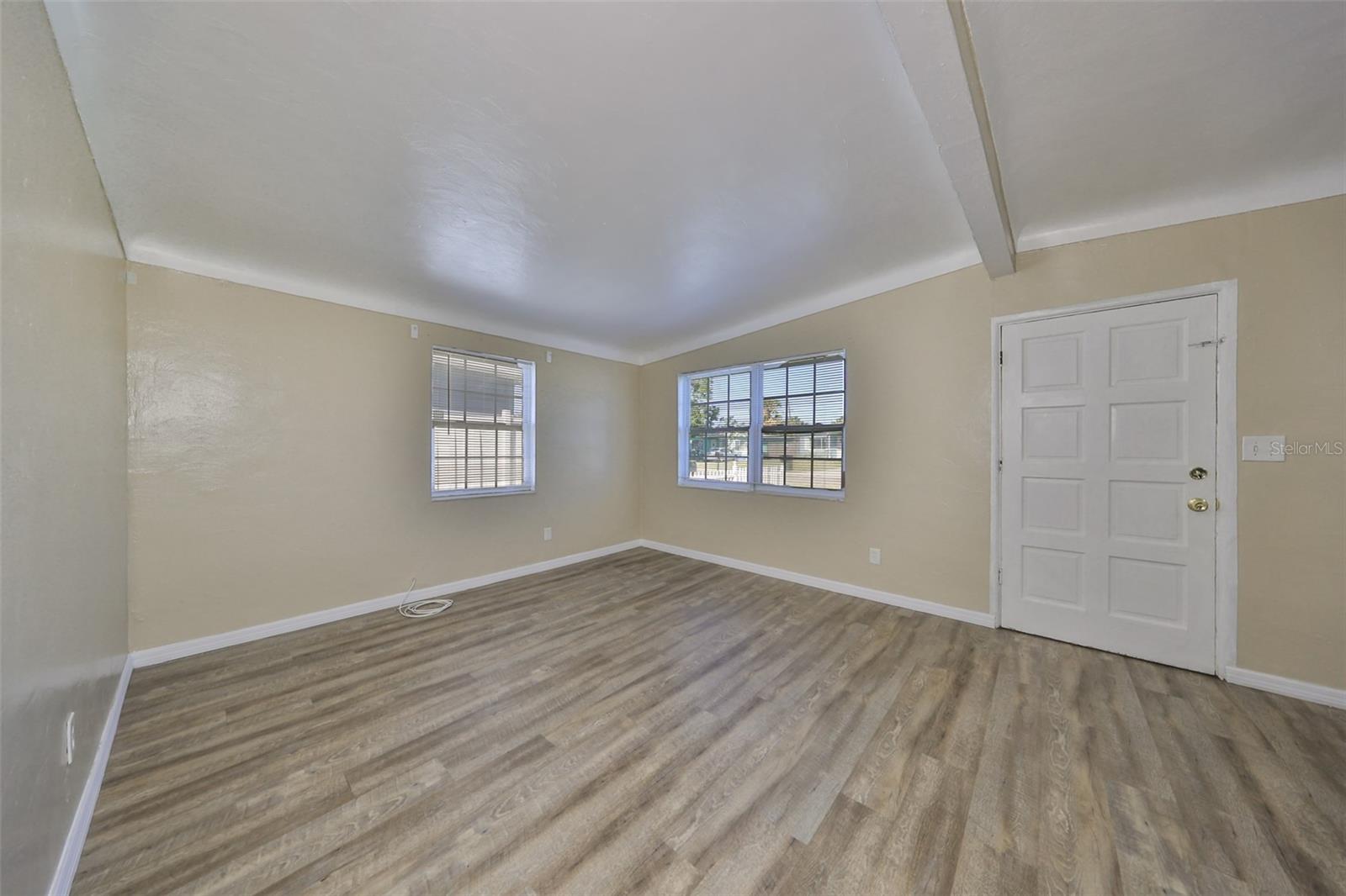 BOULEVARD PARK 2 - Residential Lease