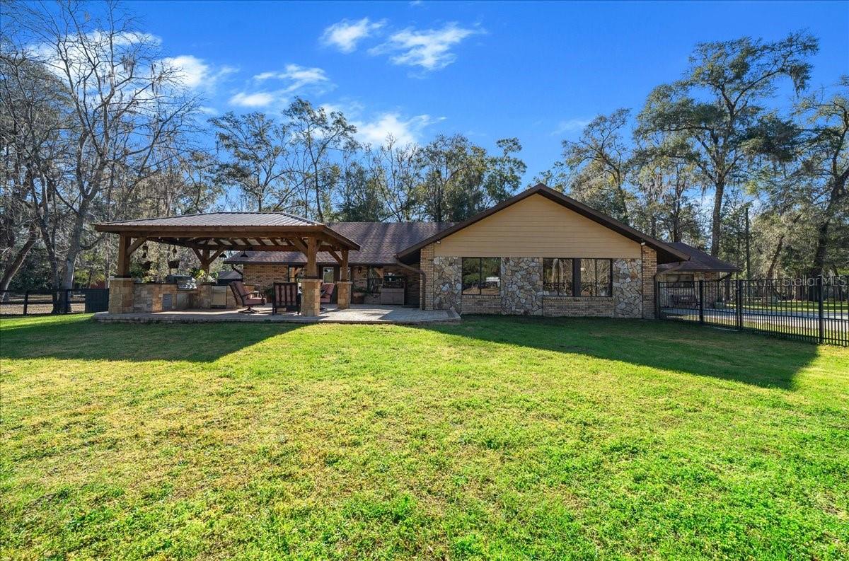 MEADOWBROOK RANCHES - Residential