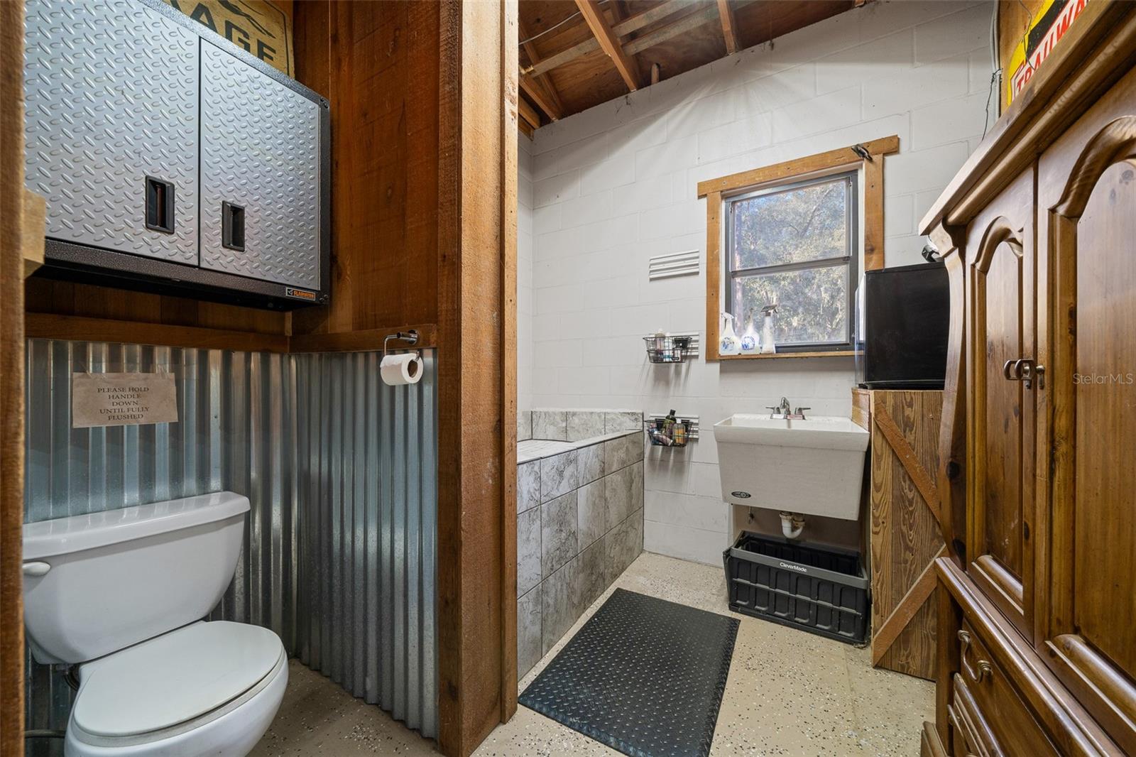 MEADOWBROOK RANCHES - Residential