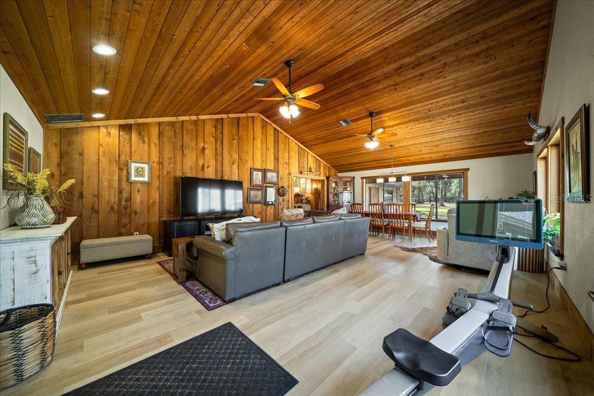 MEADOWBROOK RANCHES - Residential