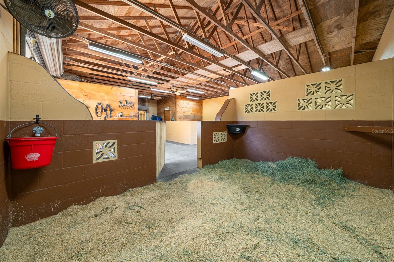 MEADOWBROOK RANCHES - Residential