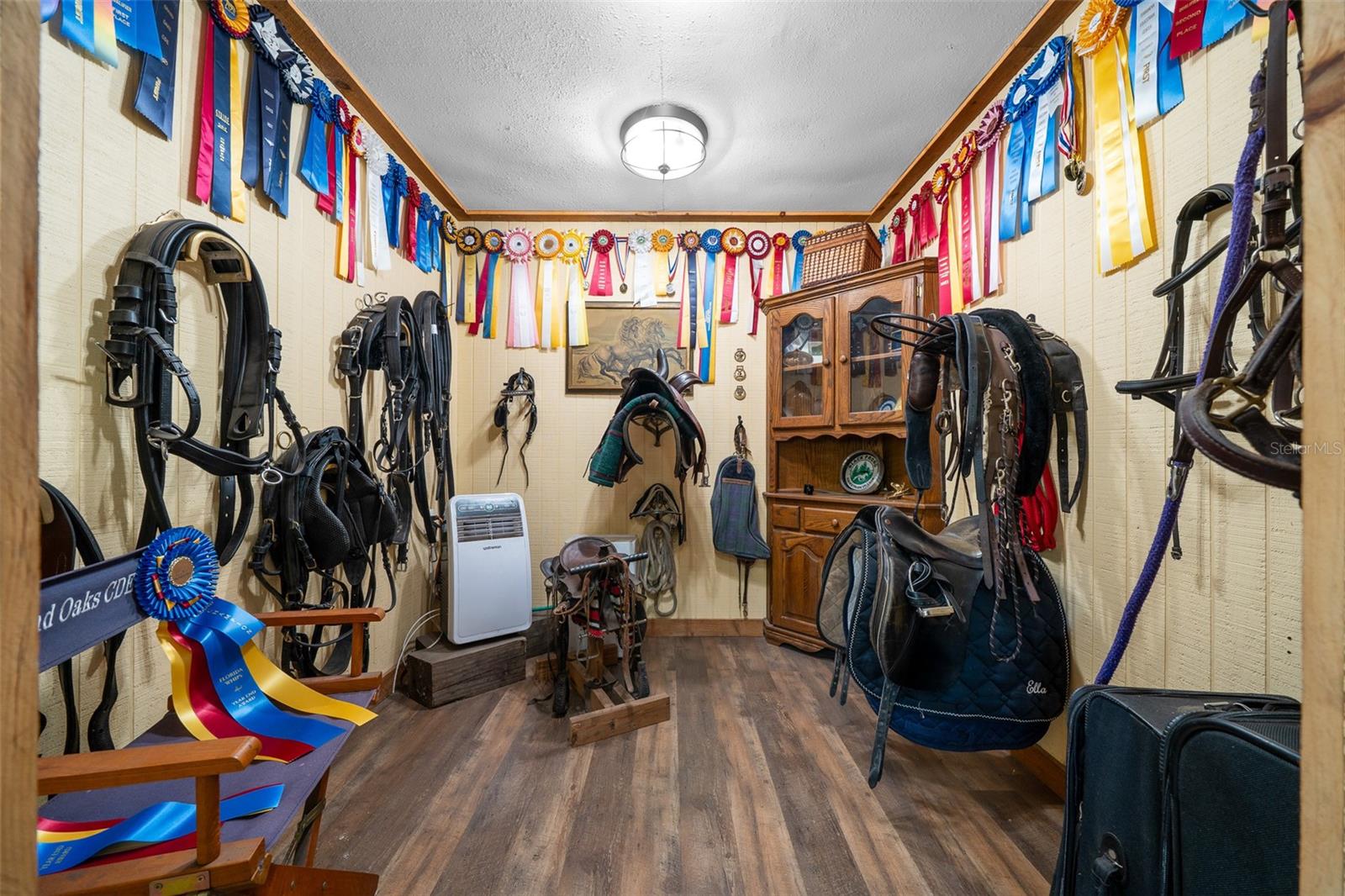 MEADOWBROOK RANCHES - Residential