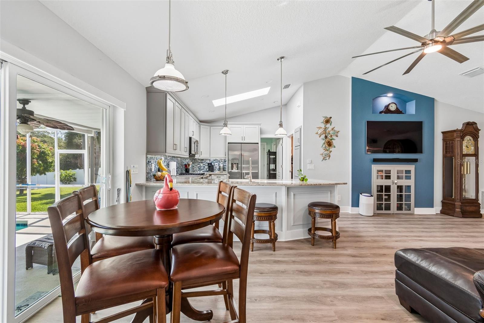 APOLLO BEACH UNIT ONE PT ONE - Residential
