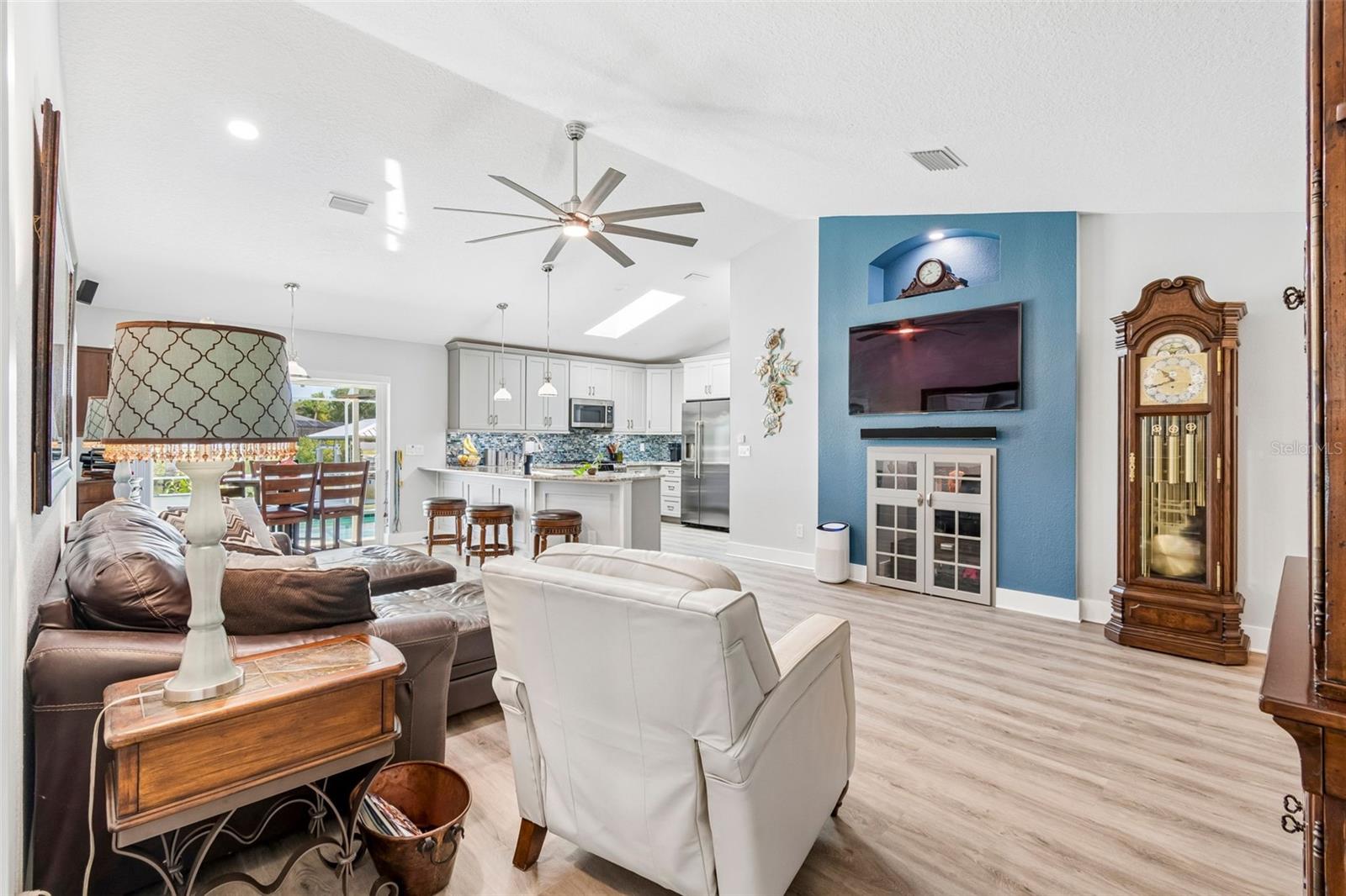 APOLLO BEACH UNIT ONE PT ONE - Residential