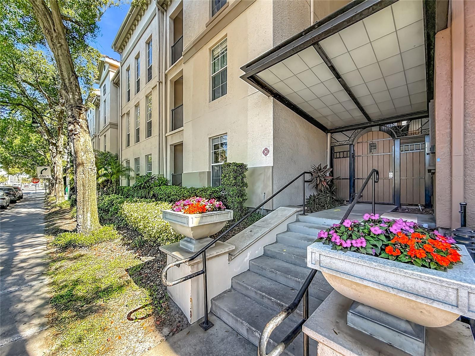 THE MADISON AT SOHO II CONDO - Residential