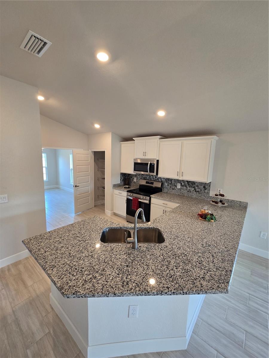 WYLD PALMS VILLAGE CONDOMINIUM - Residential