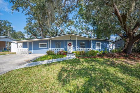 A home in LAKELAND