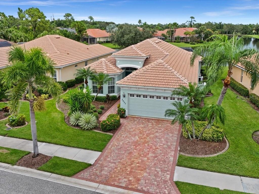 3927 WHISPERING OAKS DRIVE