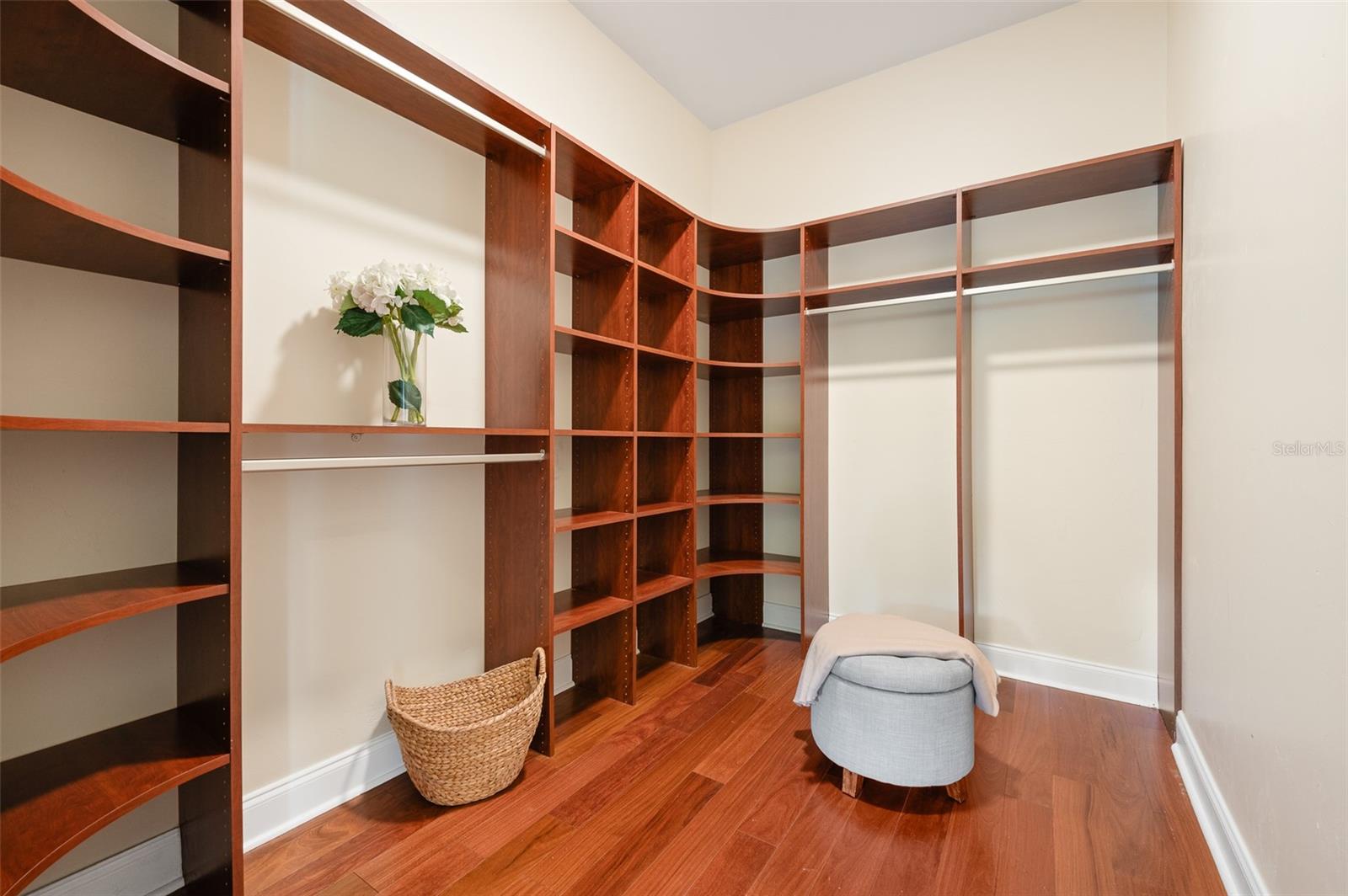 BROADMOOR PH VII - Residential
