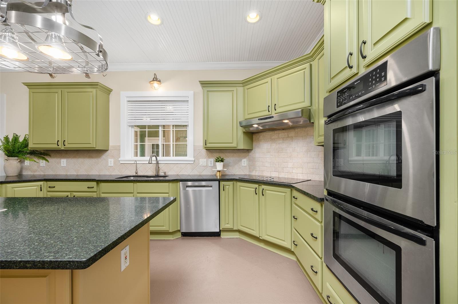BROADMOOR PH VII - Residential