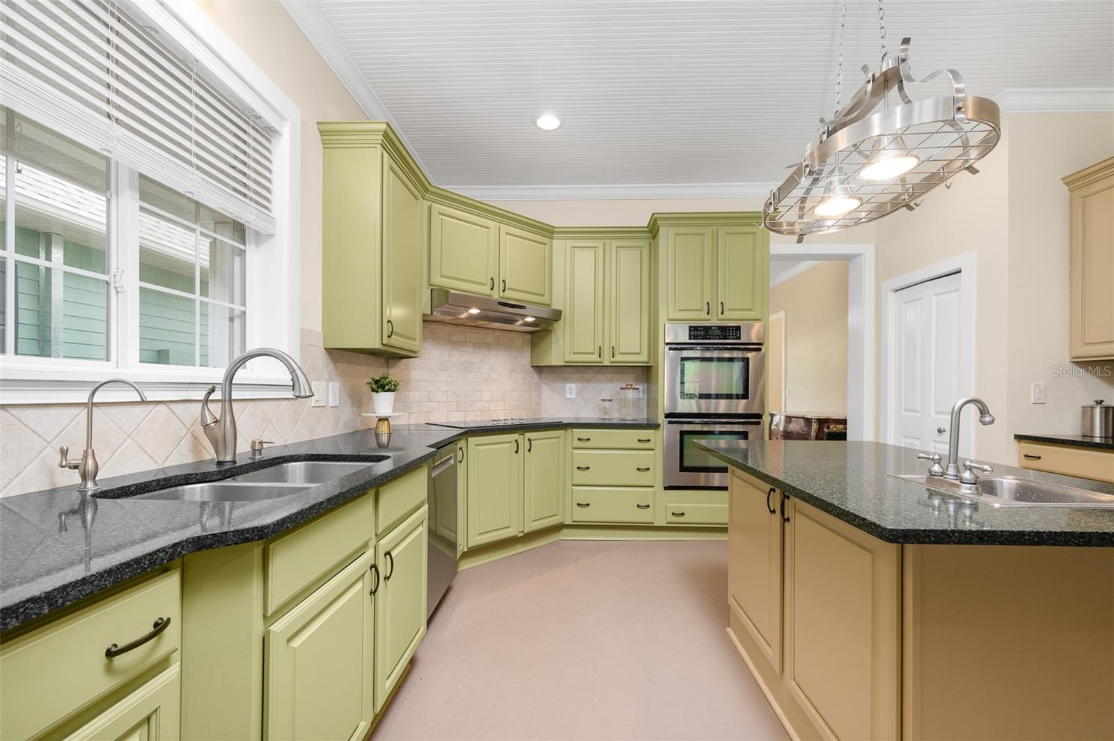 BROADMOOR PH VII - Residential