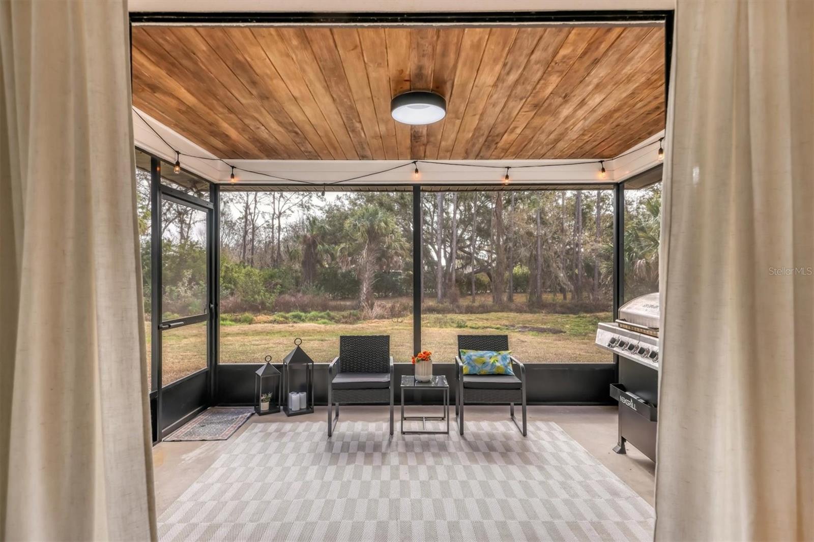 FOX CHASE - Residential