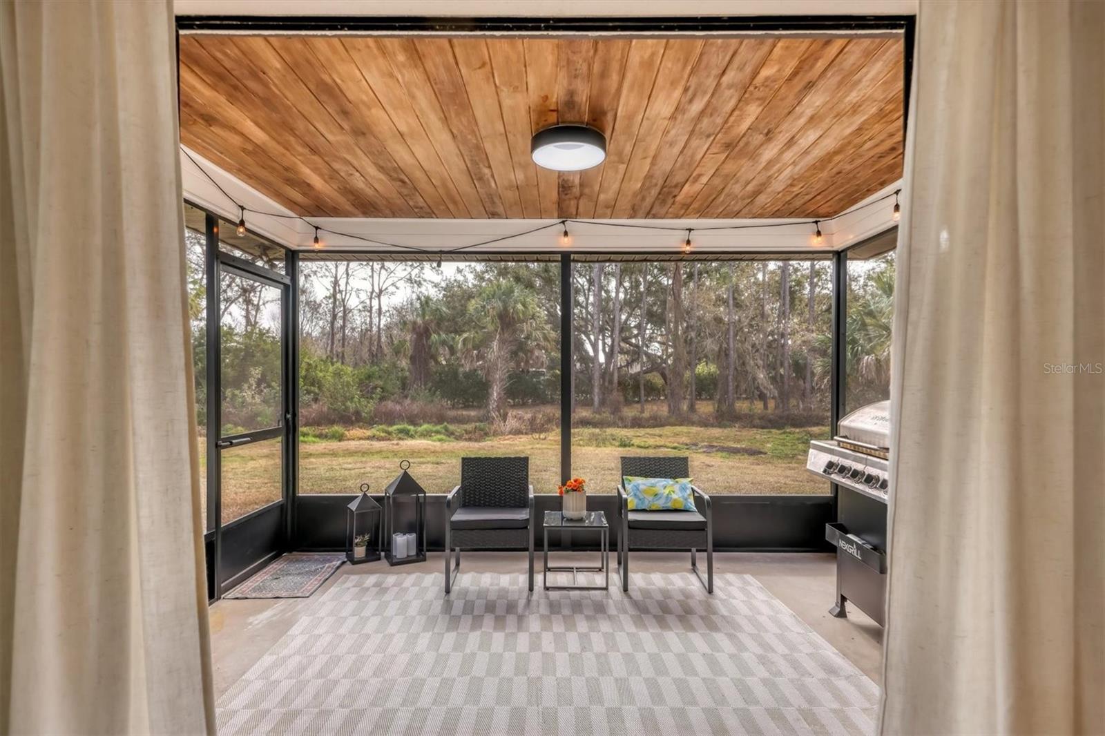 FOX CHASE - Residential