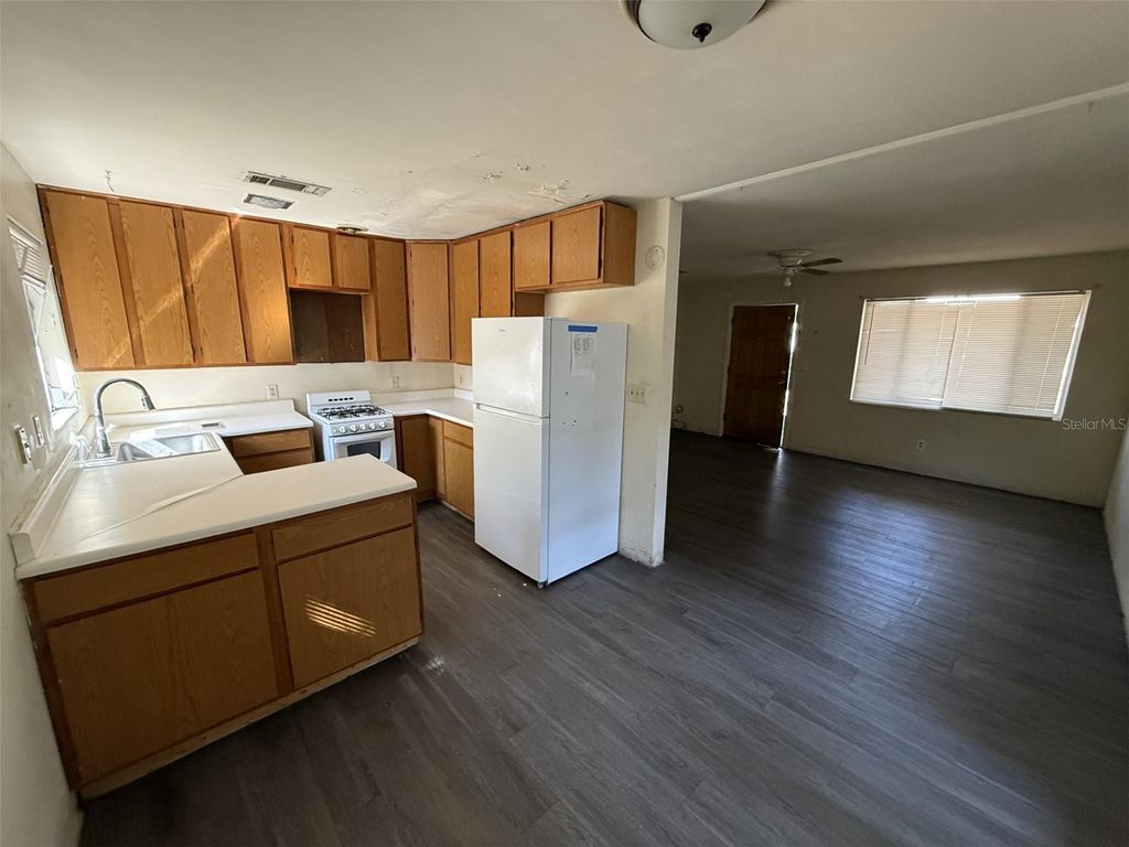 Photo of 1423 NW 6th Avenue, Gainesville, FL 32603 (MLS # GC537412)