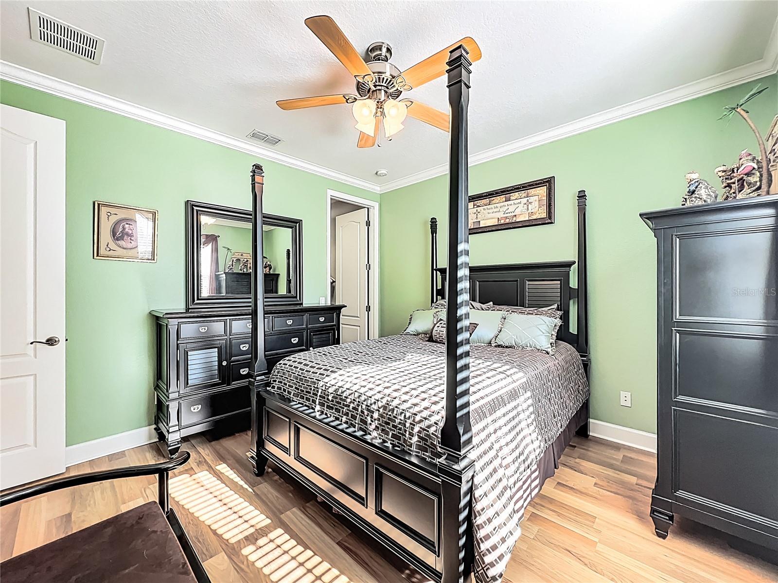 PRESTON SQUARE - Residential