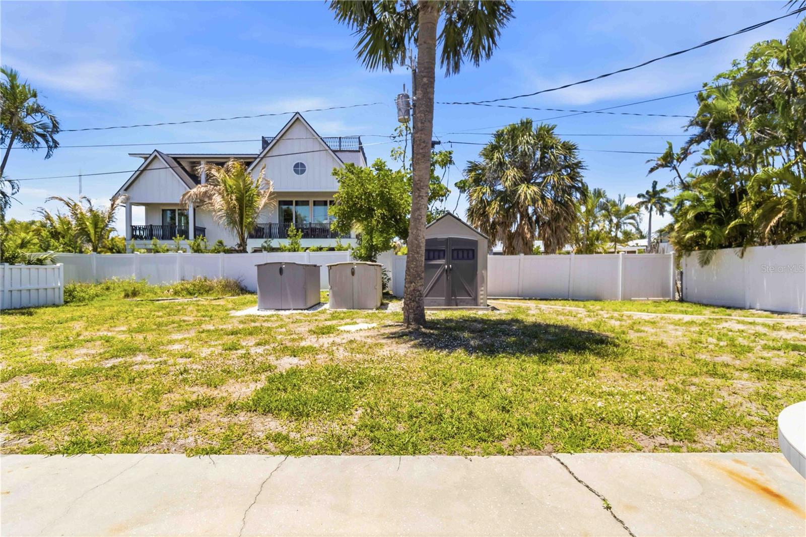 306 PALM AVENUE