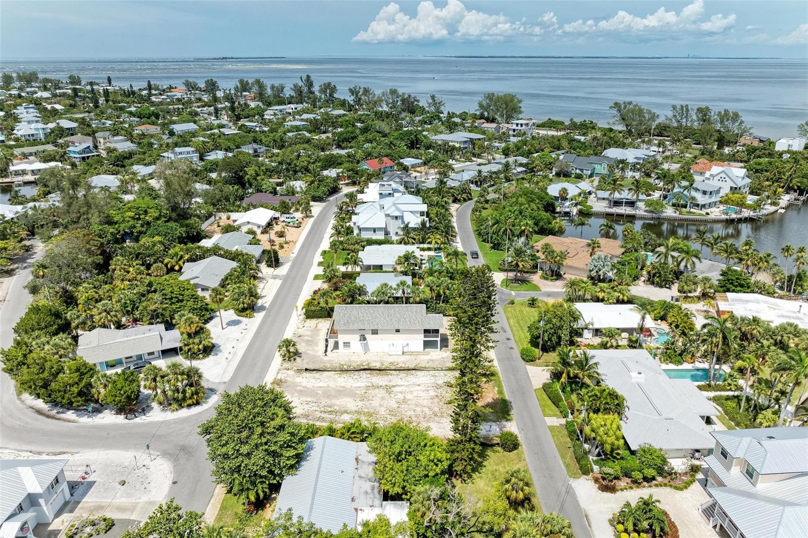 LAKE LA VISTA REP - Residential