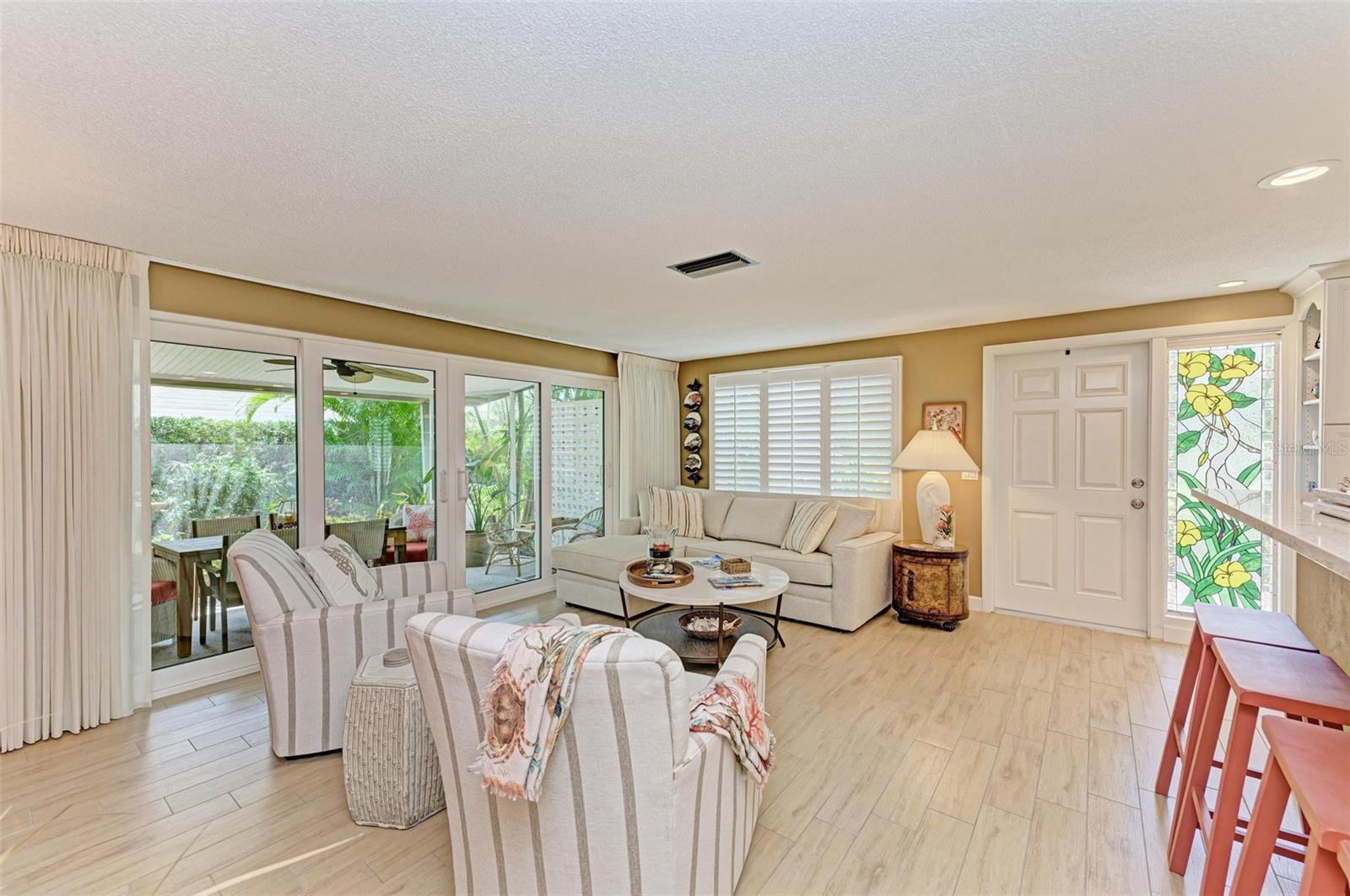 LAKE LA VISTA REP - Residential