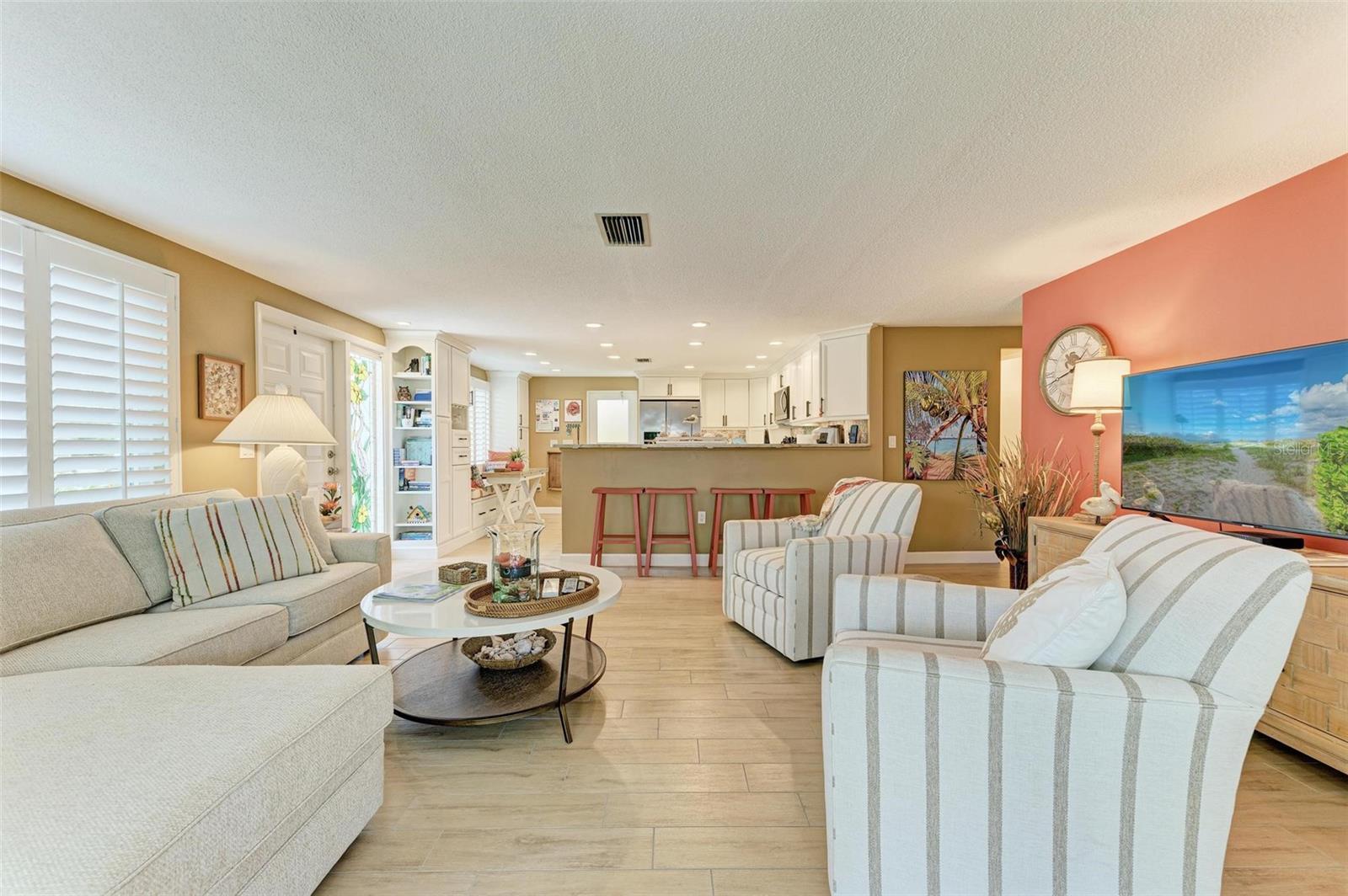 LAKE LA VISTA REP - Residential