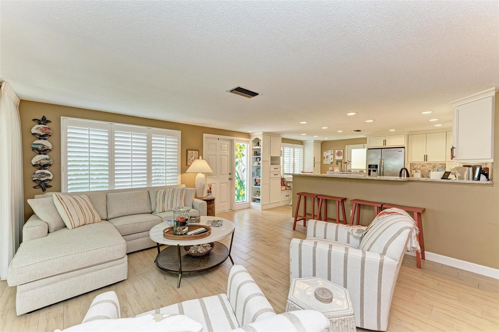 LAKE LA VISTA REP - Residential