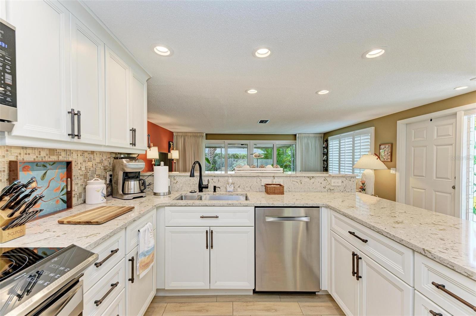 LAKE LA VISTA REP - Residential