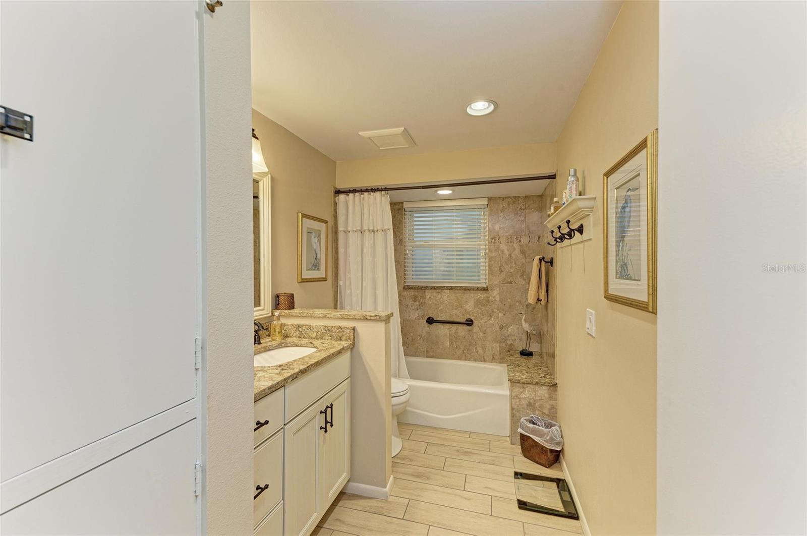 LAKE LA VISTA REP - Residential