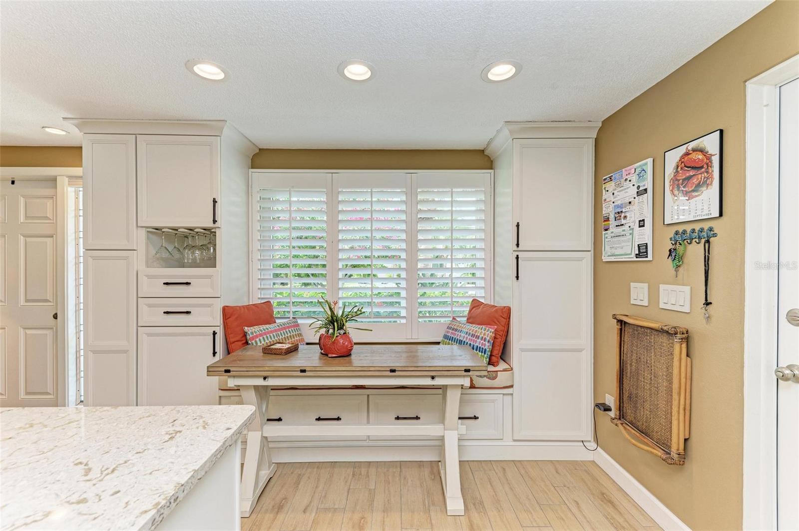 LAKE LA VISTA REP - Residential