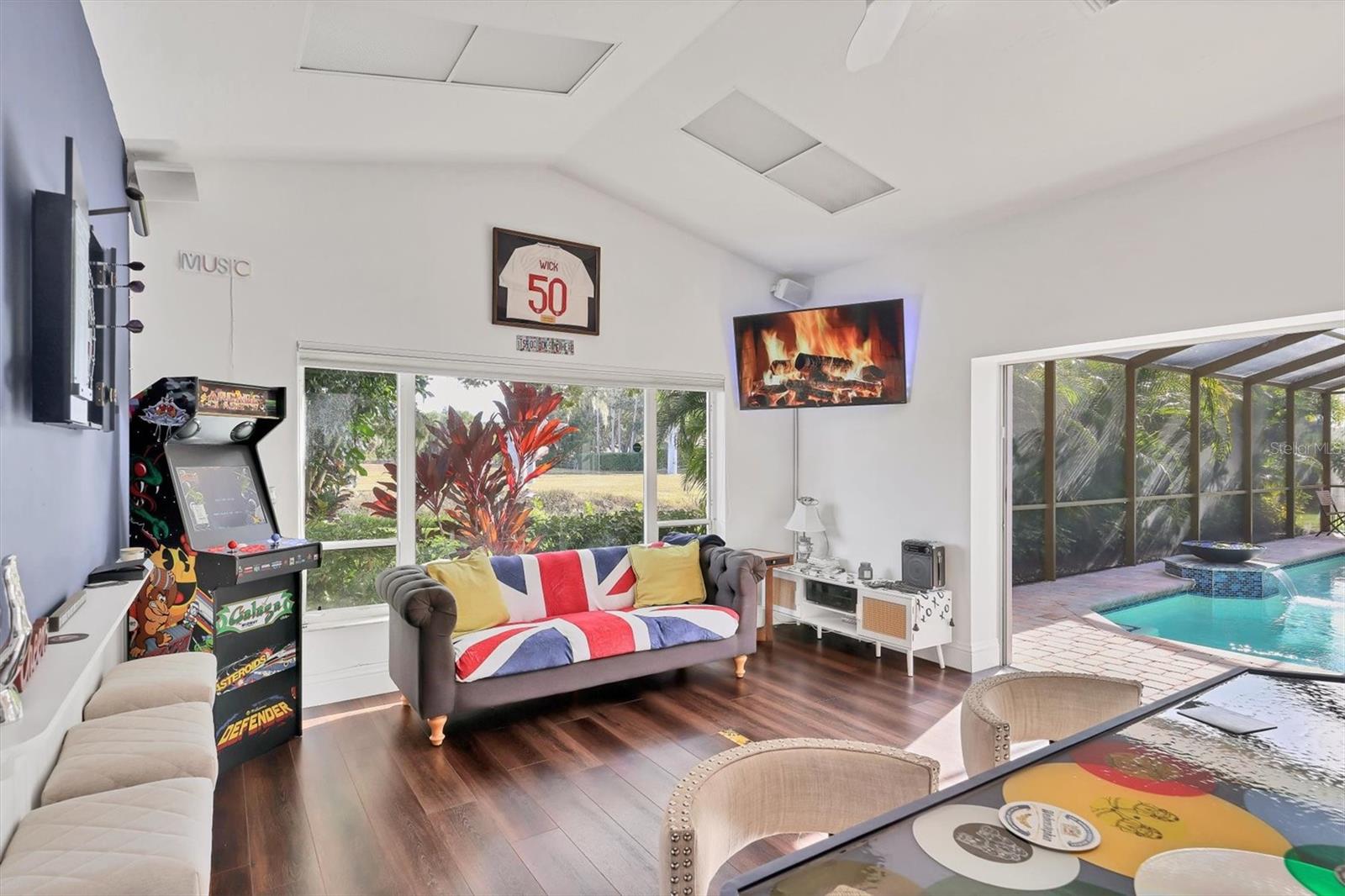 THE HIGHLANDS - Residential