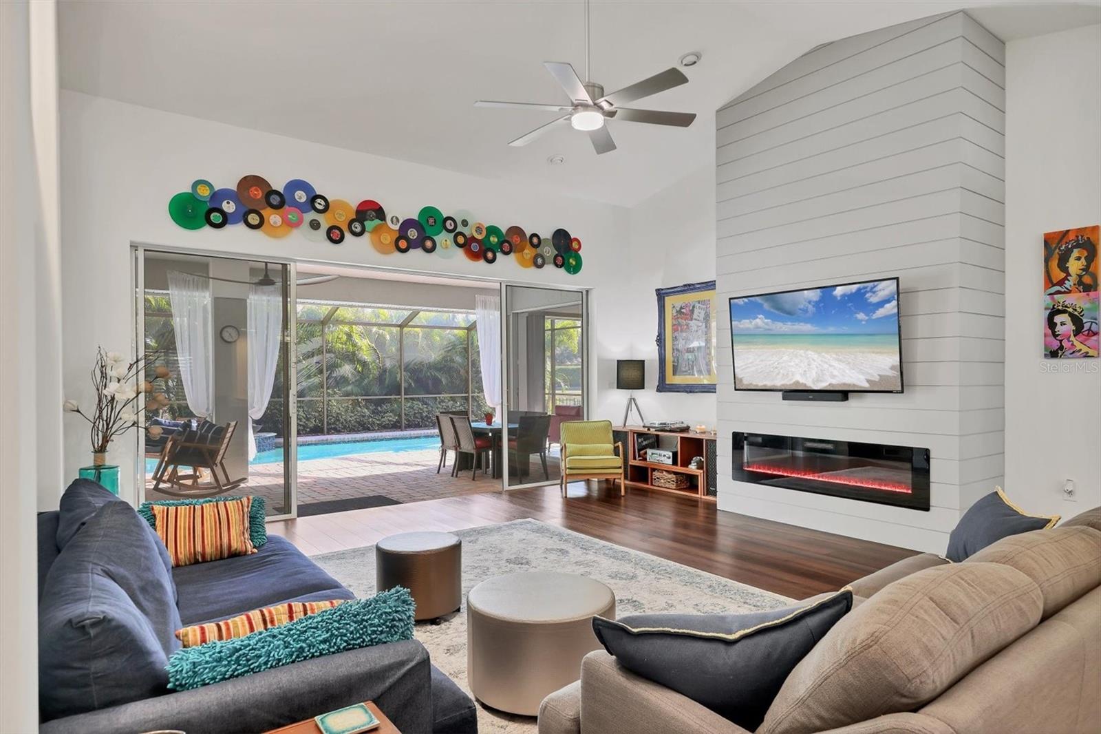 THE HIGHLANDS - Residential