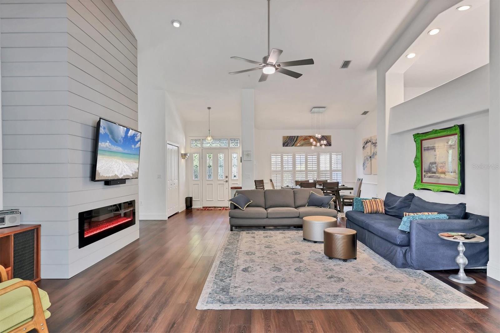 THE HIGHLANDS - Residential