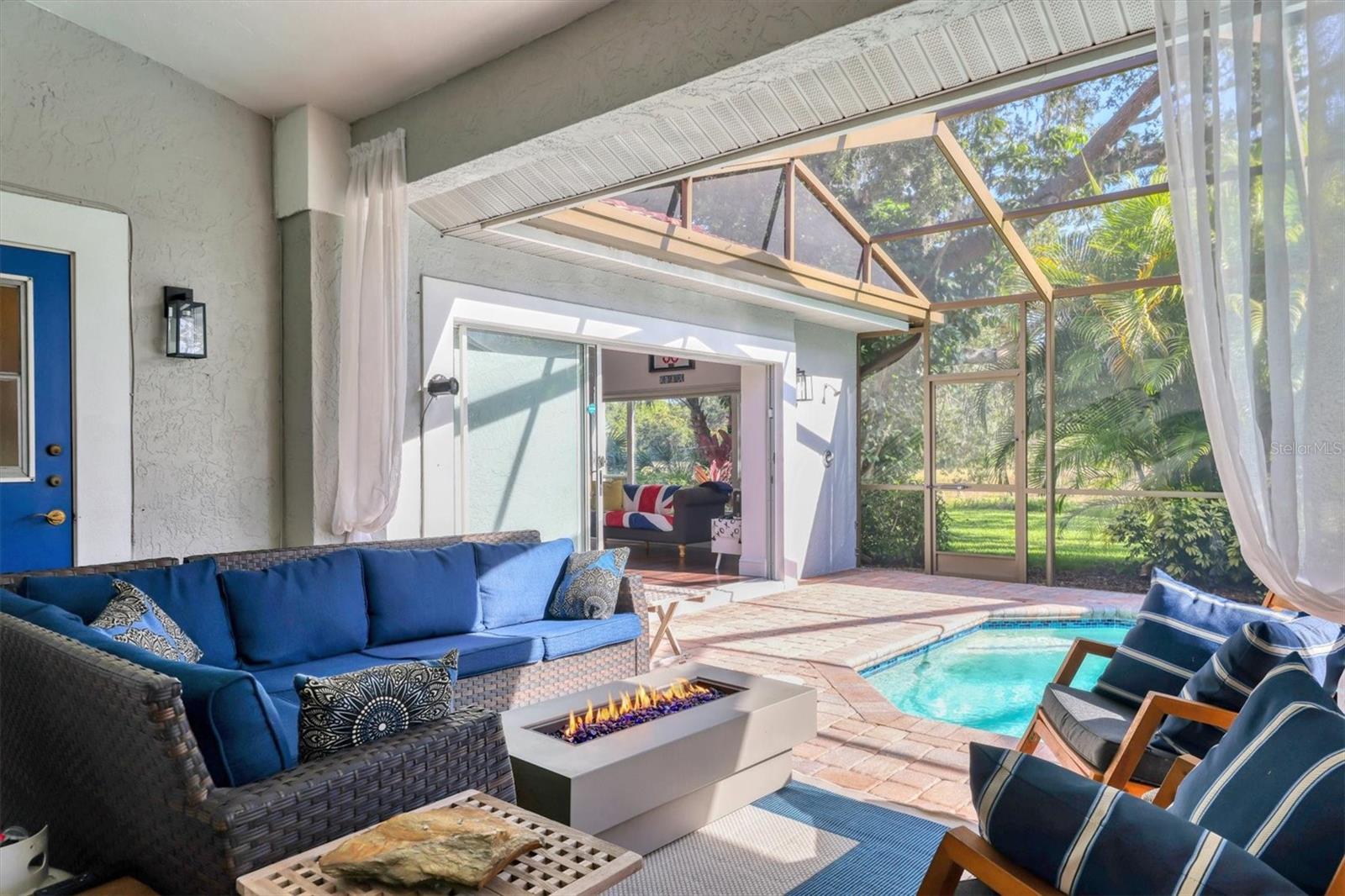 THE HIGHLANDS - Residential