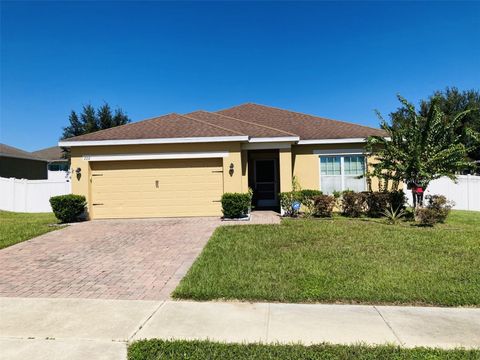 Photo of 222 Bella Way, Groveland, FL 34736 (MLS # S5136698)