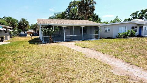 Photo of 530 74th Avenue N, St Petersburg, FL 33702 (MLS # O6319066) Photo of 530 74th Avenue N, St Petersburg, FL 33702 (MLS # O6319066)