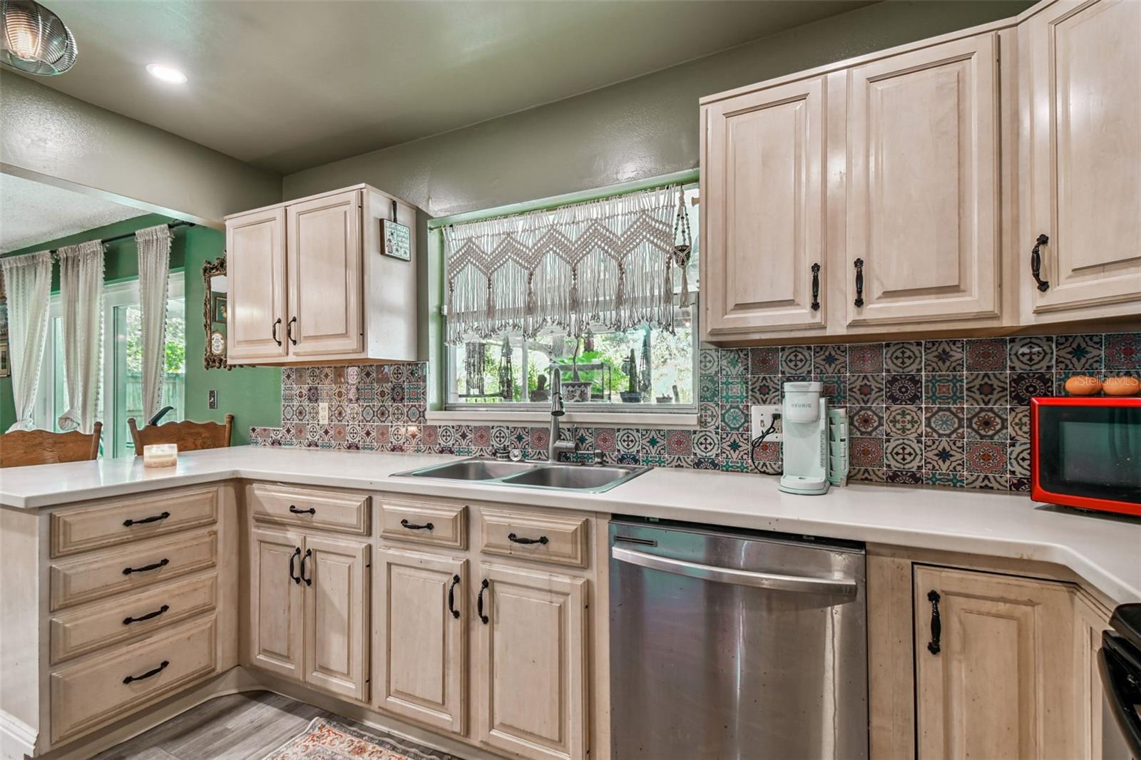 RAVENWOOD MANOR - Residential