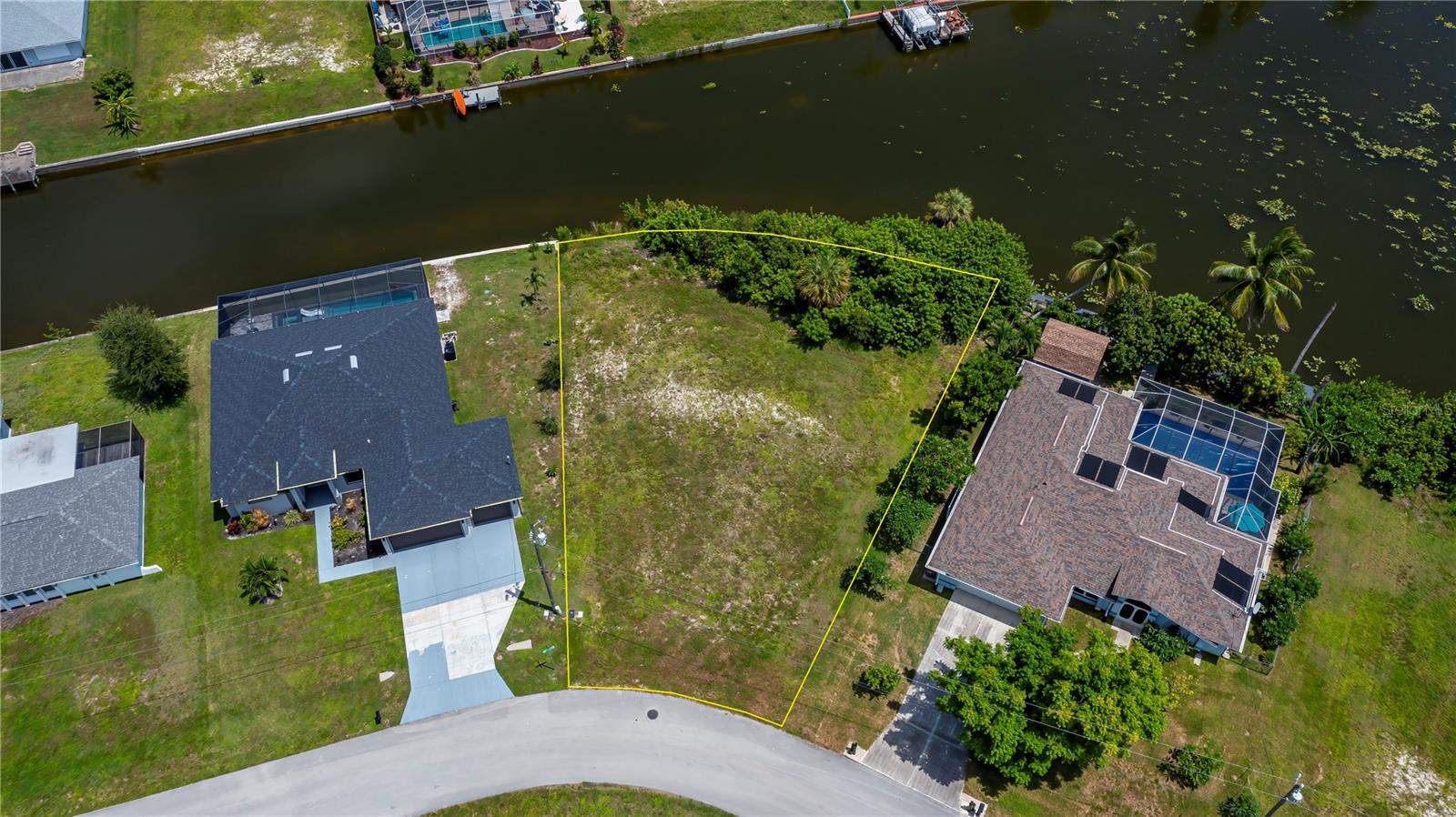 CAPE CORAL - Land